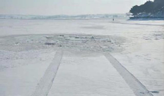 Buz Kırılınca Göle Düştü