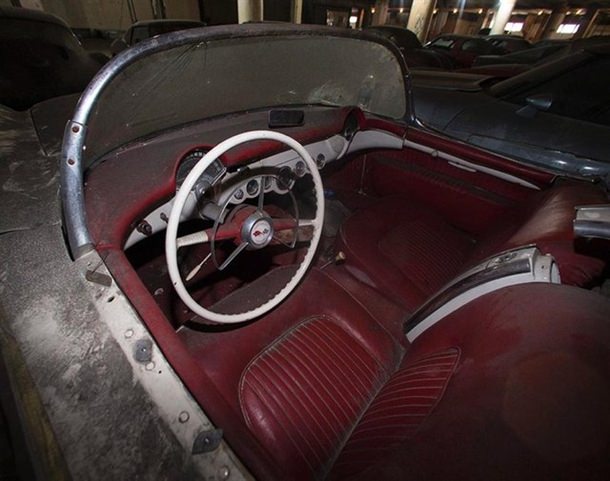 Milyon Dolarlık Otomobiller Çöp Oldu!