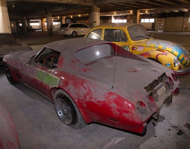 Milyon Dolarlık Otomobiller Çöp Oldu!