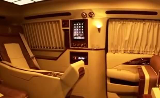 Cadillac'ı 24 Ayar Altın İle Kapladı Ve Sinema Sistemi Kurdu