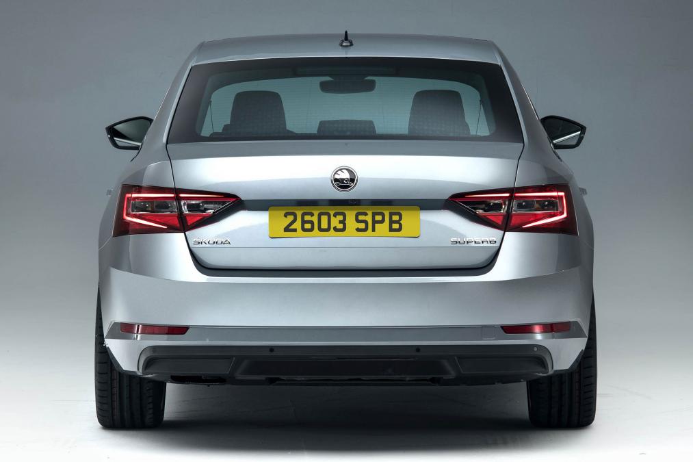 Skoda Superb de Yıldızlar Geçidinde