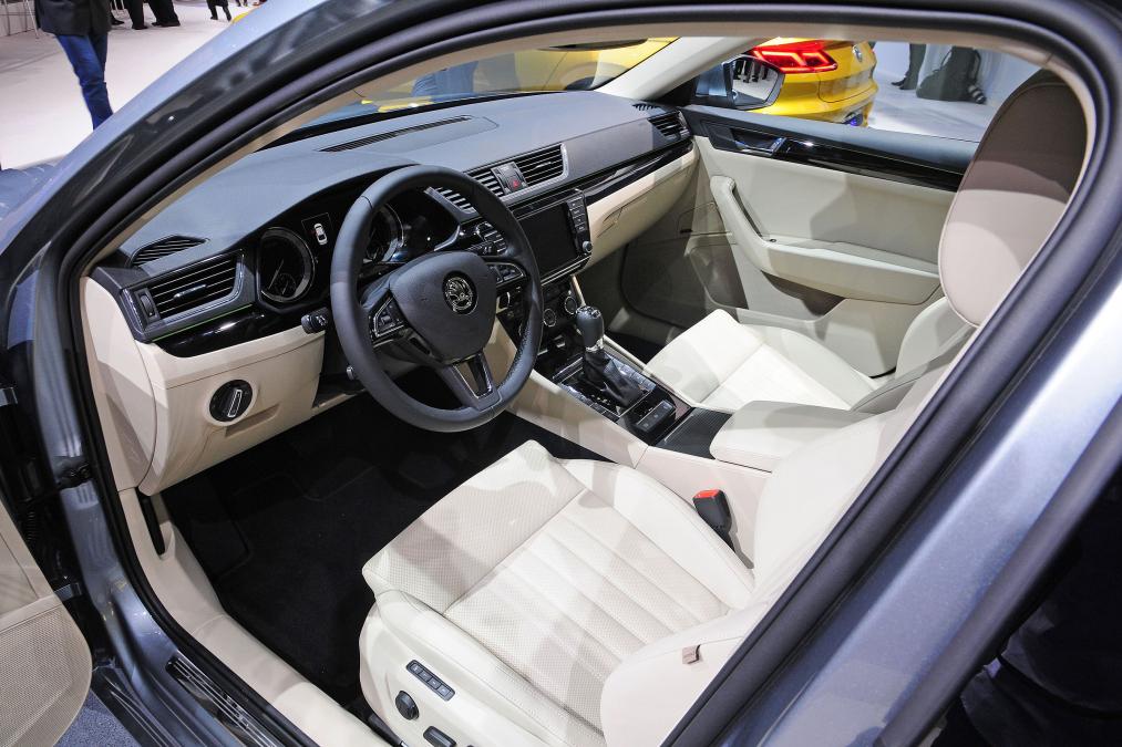 Skoda Superb de Yıldızlar Geçidinde