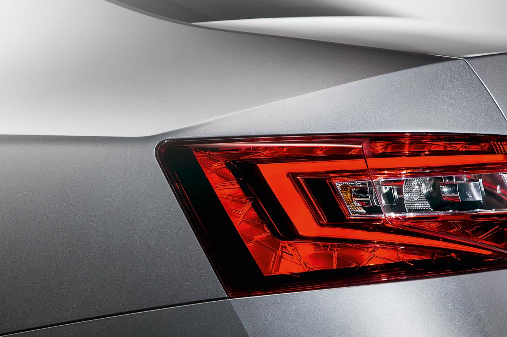 Skoda Superb de Yıldızlar Geçidinde