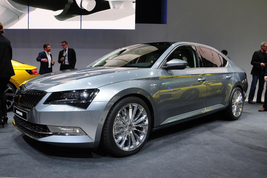 Skoda Superb de Yıldızlar Geçidinde