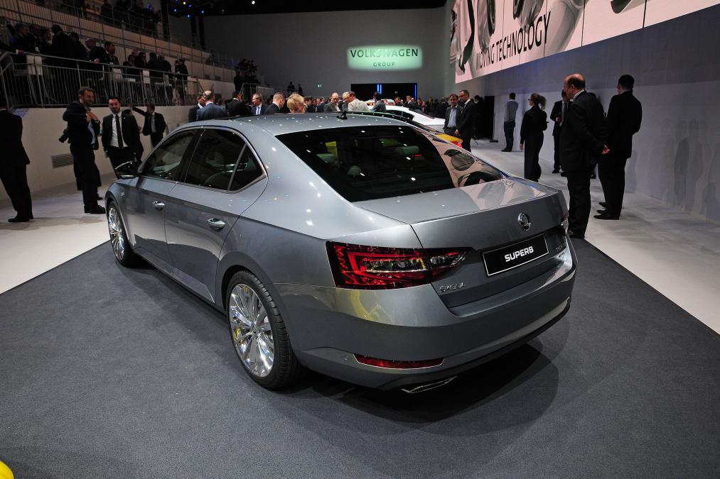 Skoda Superb de Yıldızlar Geçidinde