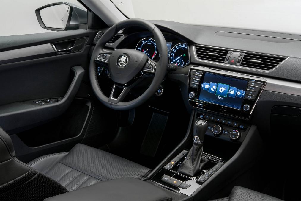 Skoda Superb de Yıldızlar Geçidinde