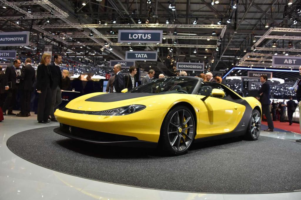 6 Adet Üretilen Ferrari Fuarın Yıldızları Arasında