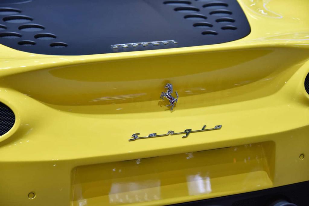 6 Adet Üretilen Ferrari Fuarın Yıldızları Arasında