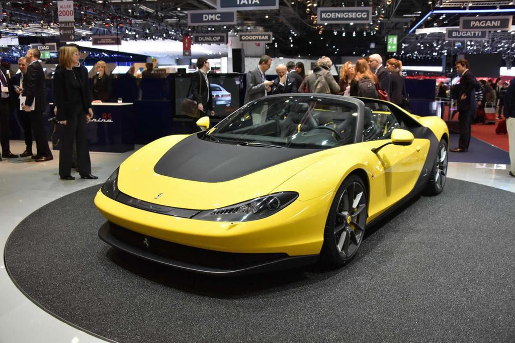 6 Adet Üretilen Ferrari Fuarın Yıldızları Arasında