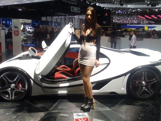 2015 Cenevre Otomobil Fuarı Güzelleri