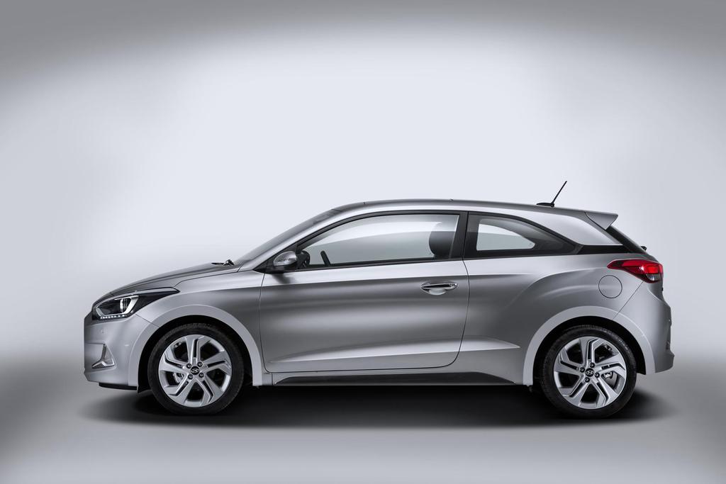Hyundai i20 Coupe Fuarda Boy Gösteriyor