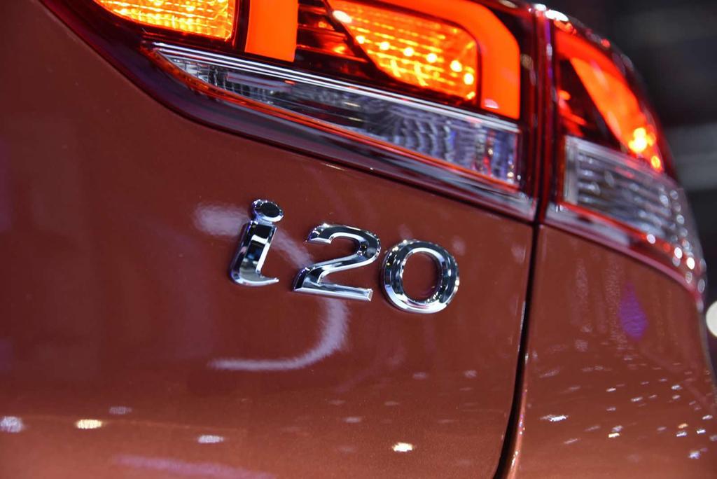 Hyundai i20 Coupe Fuarda Boy Gösteriyor