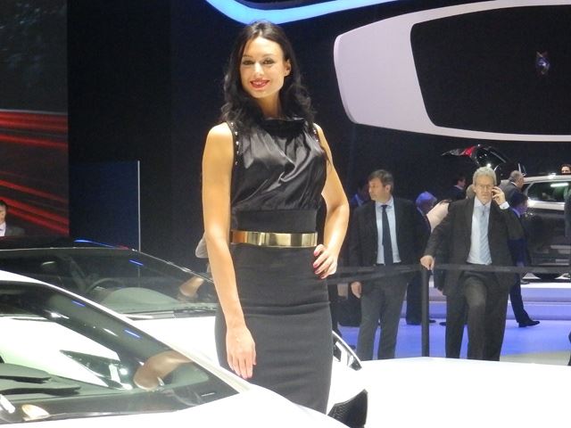 2015 Cenevre Otomobil Fuarı Güzelleri