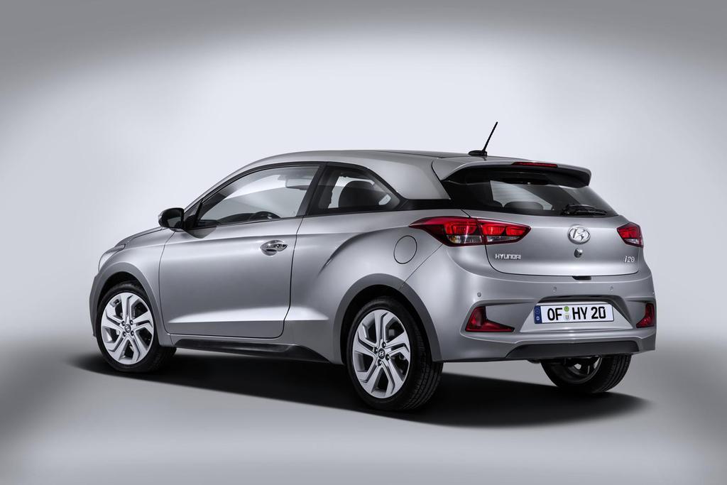 Hyundai i20 Coupe Fuarda Boy Gösteriyor