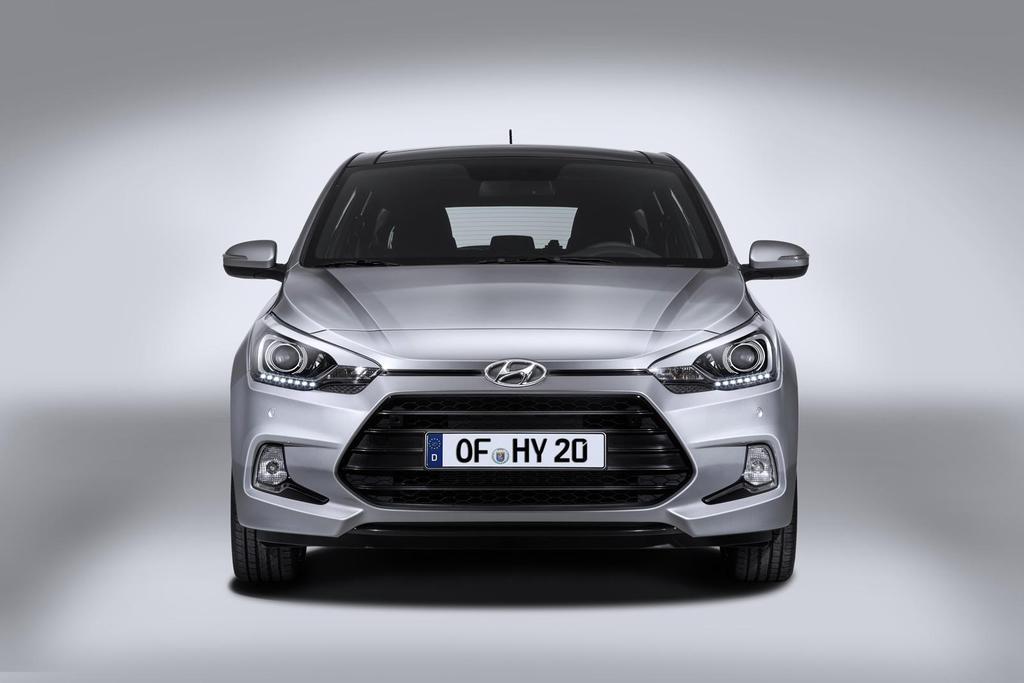 Hyundai i20 Coupe Fuarda Boy Gösteriyor