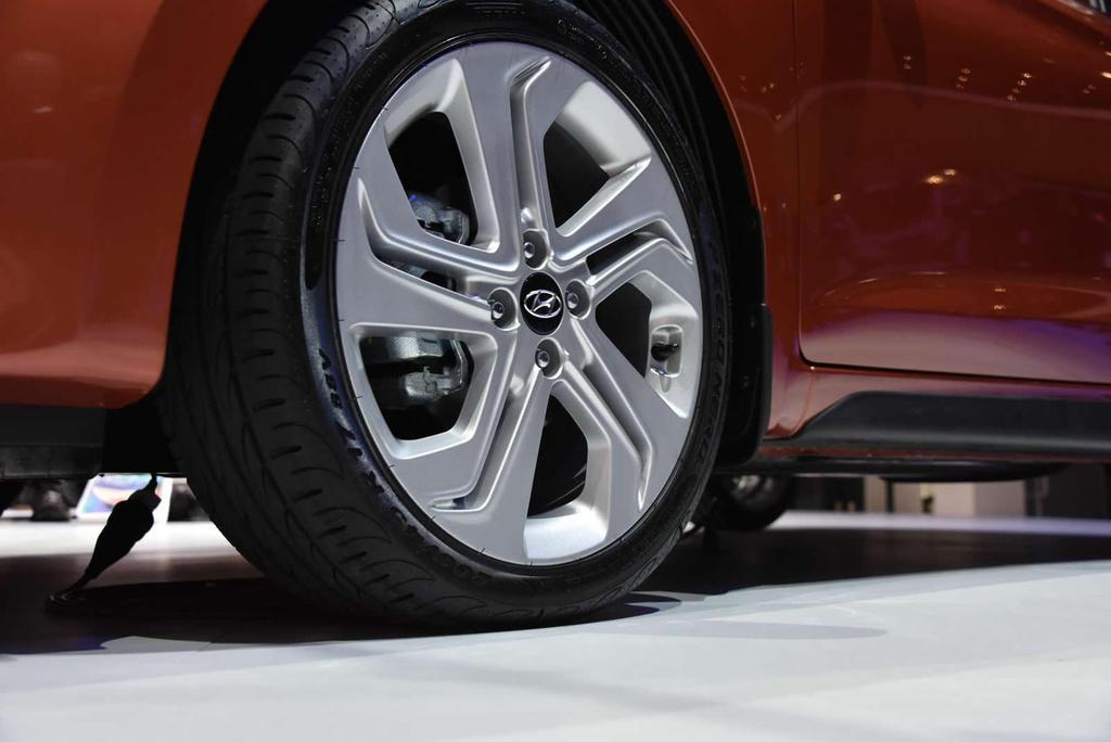 Hyundai i20 Coupe Fuarda Boy Gösteriyor