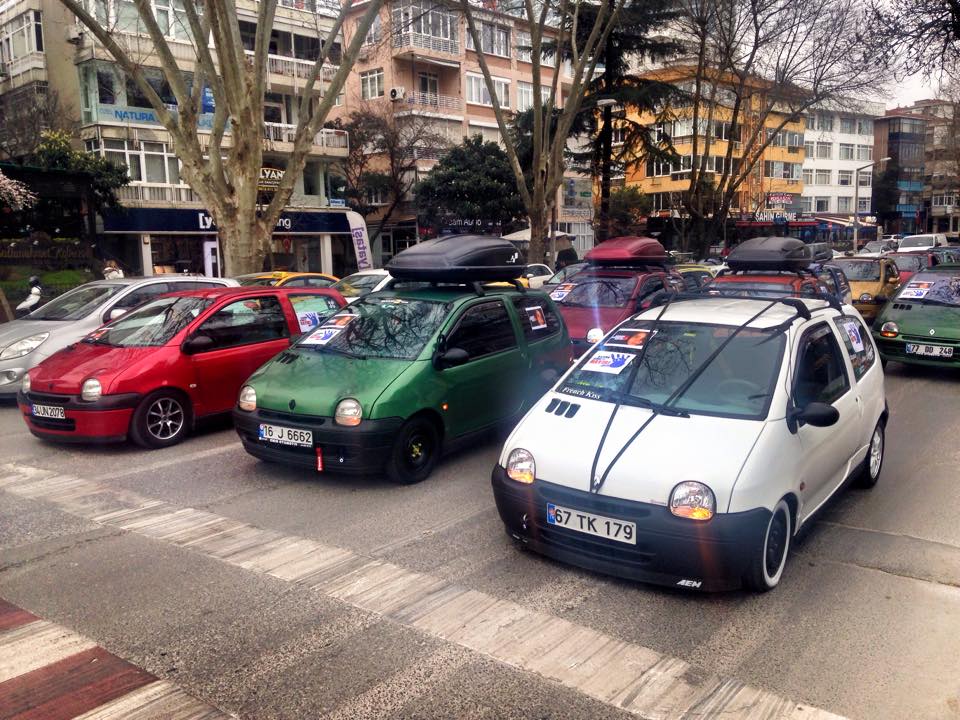 Twingo Tutkunları Kadınlar Gününde Bir Araya Geldi