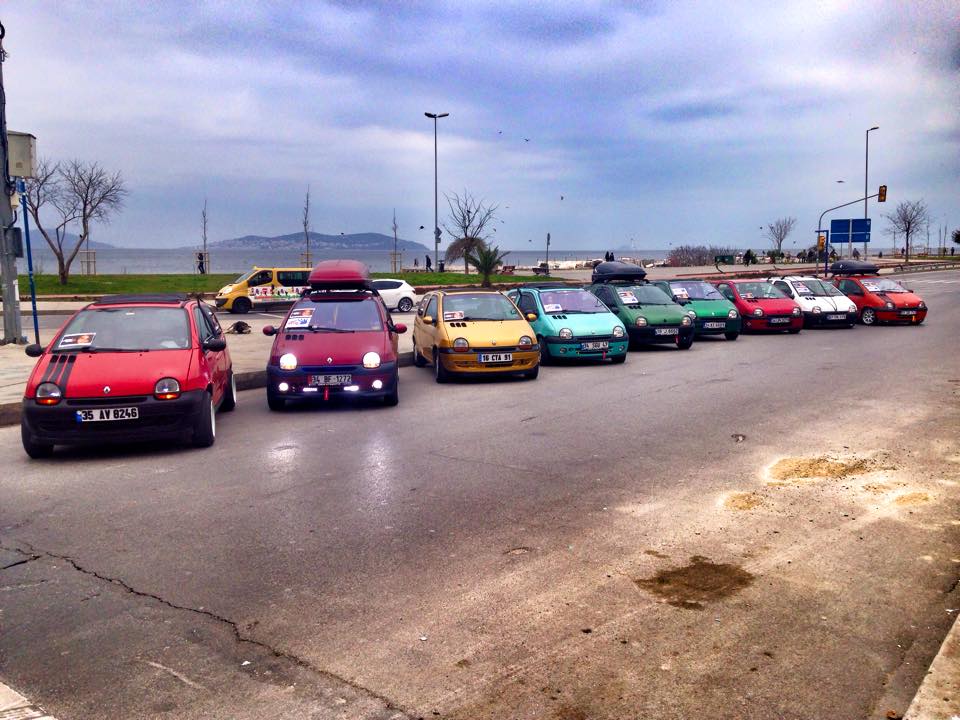 Twingo Tutkunları Kadınlar Gününde Bir Araya Geldi