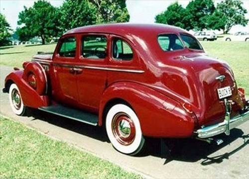 Çöplükten Çıkan Lüks Otomobiller