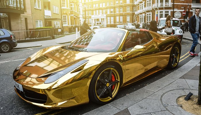 Suudi milyarderin altın kaplamalı otomobilleri