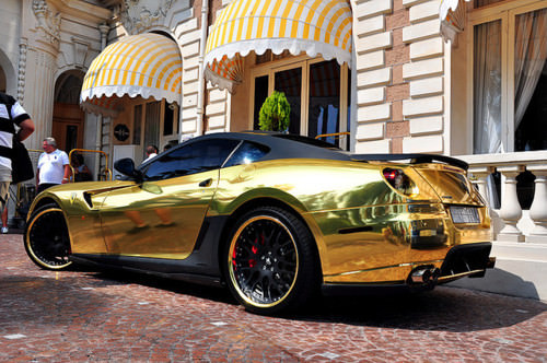 Suudi milyarderin altın kaplamalı otomobilleri