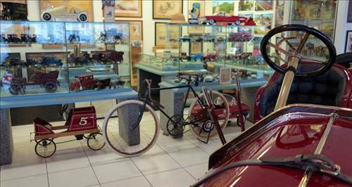 Hurda Otomobille Başladı Milyon Dolarlık Koleksiyonu Oldu