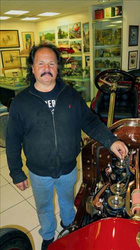 Hurda Otomobille Başladı Milyon Dolarlık Koleksiyonu Oldu