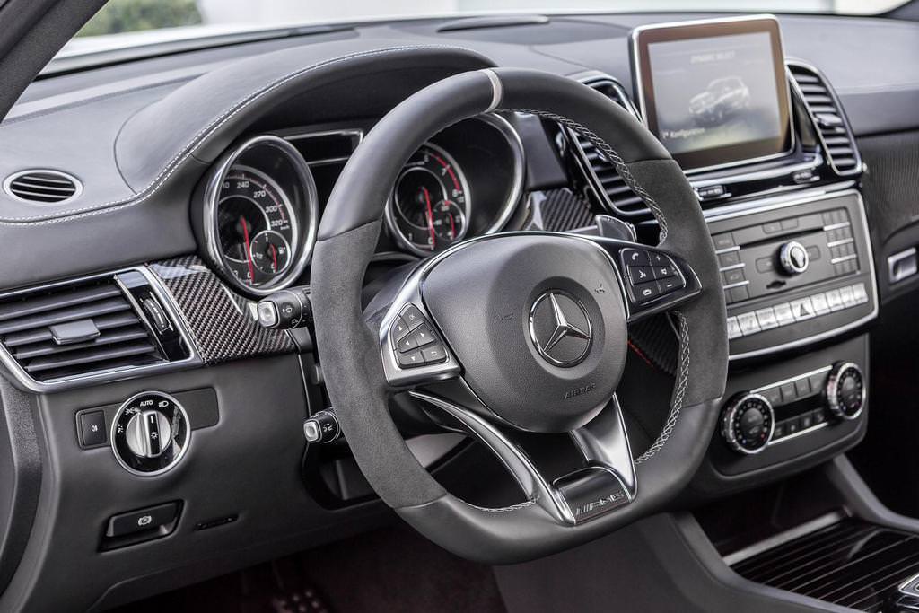 Mercedes-Benz GLE Parlıyor