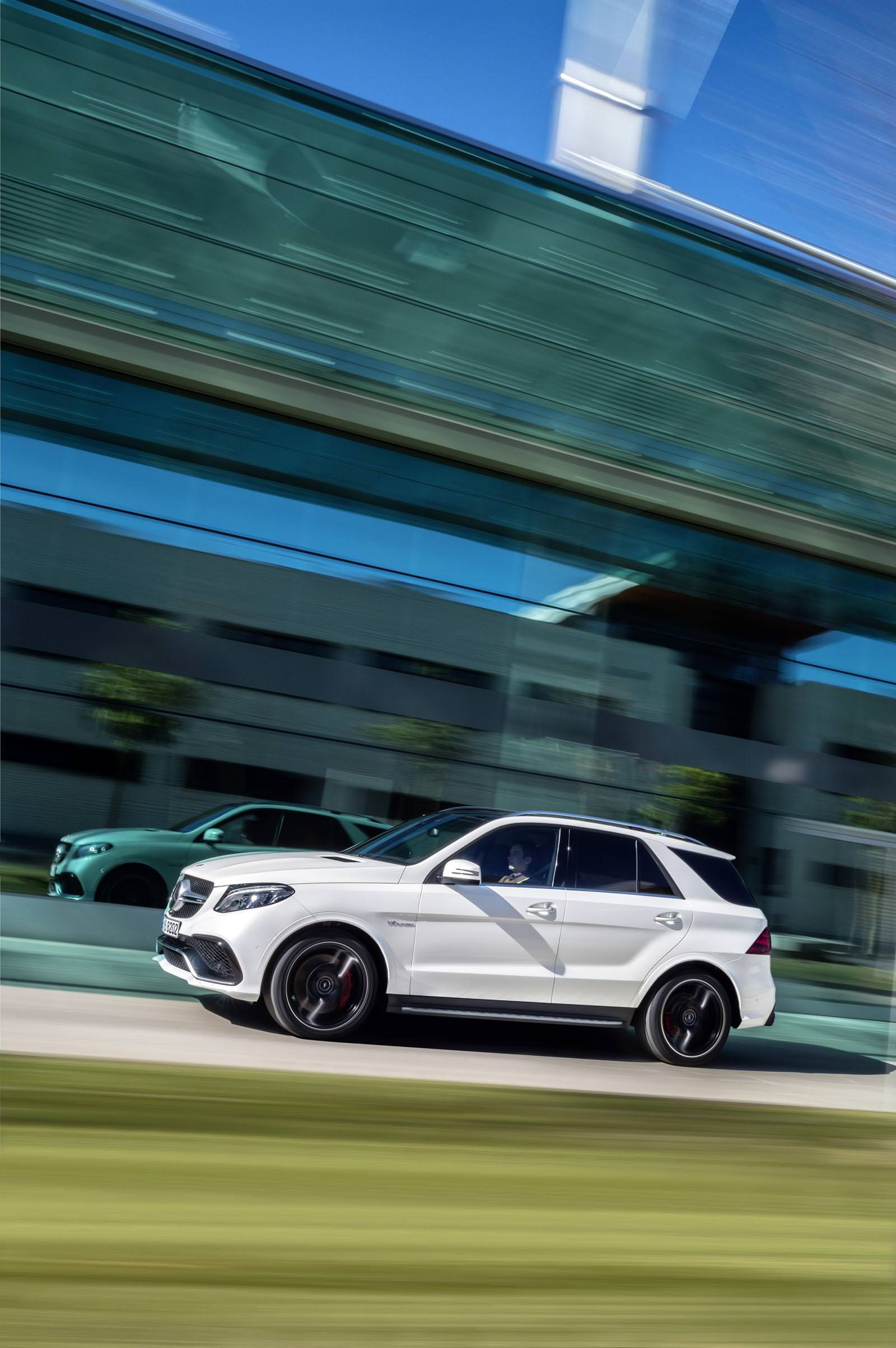 Mercedes-Benz GLE Parlıyor
