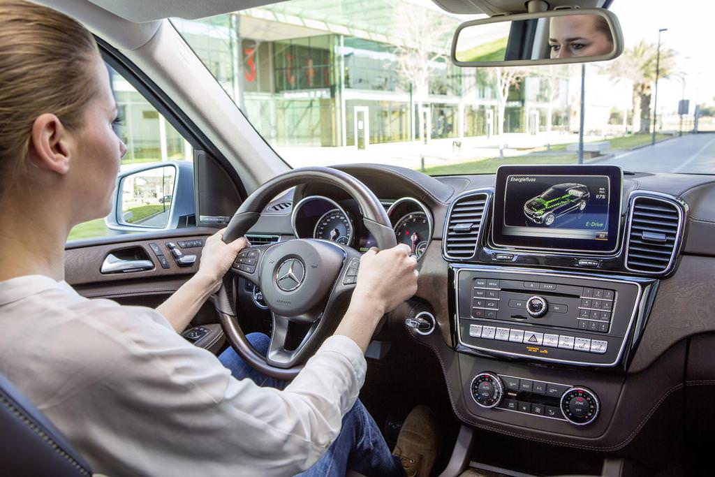Mercedes-Benz GLE Parlıyor