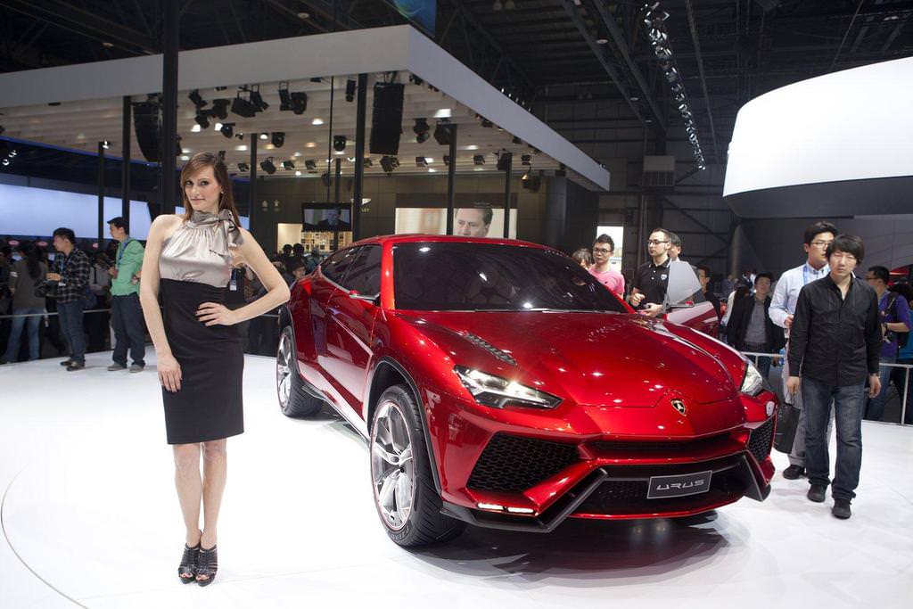 Lamborghini'nin SUV'u Kesinleşti
