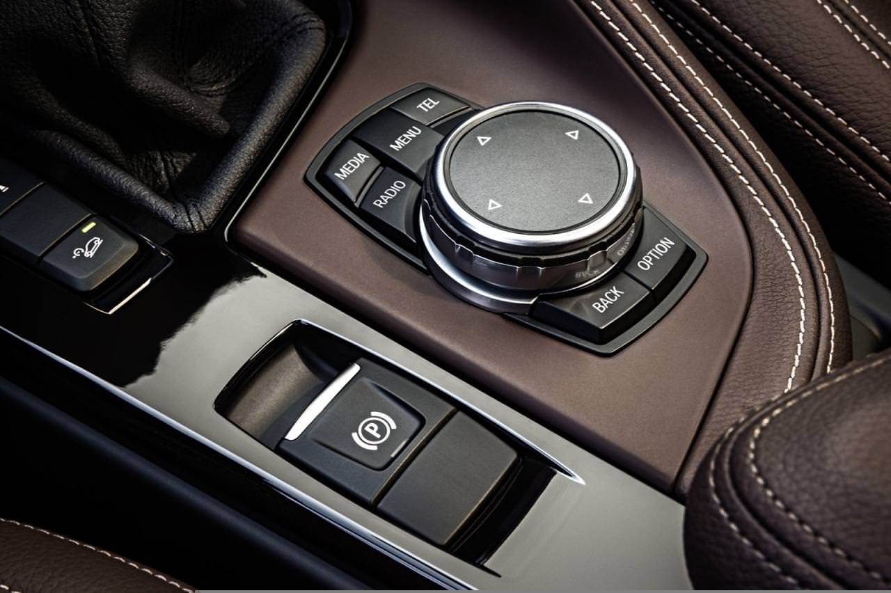 Ağabeylerinin İzinde