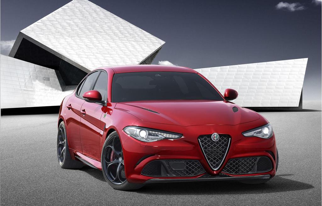 Alfa Romeo Giulia Kendini Gösterdi