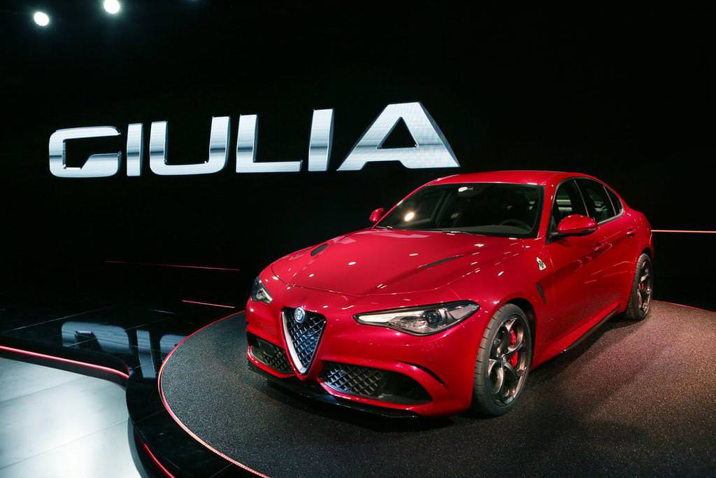 Alfa Romeo Giulia Kendini Gösterdi