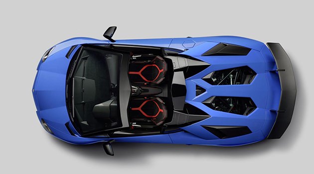 Aventador Super Veloce Roadster Güzeller Geçidinde