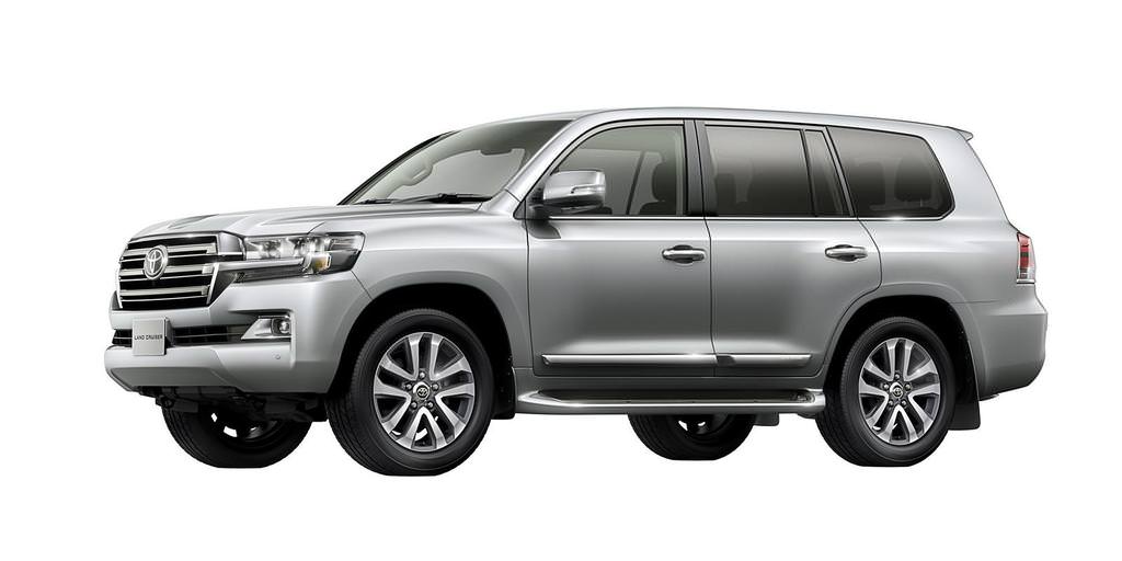 Land Cruiser Makyajlandı