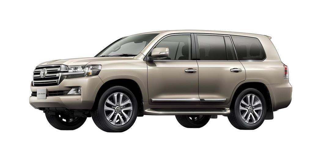 Land Cruiser Makyajlandı