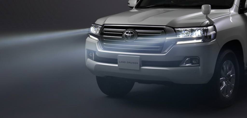 Land Cruiser Makyajlandı
