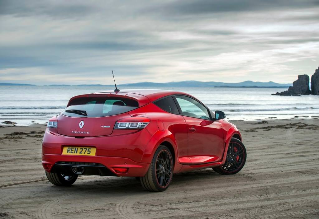 Megane RS 275 Cup S Zirveye Oynuyor