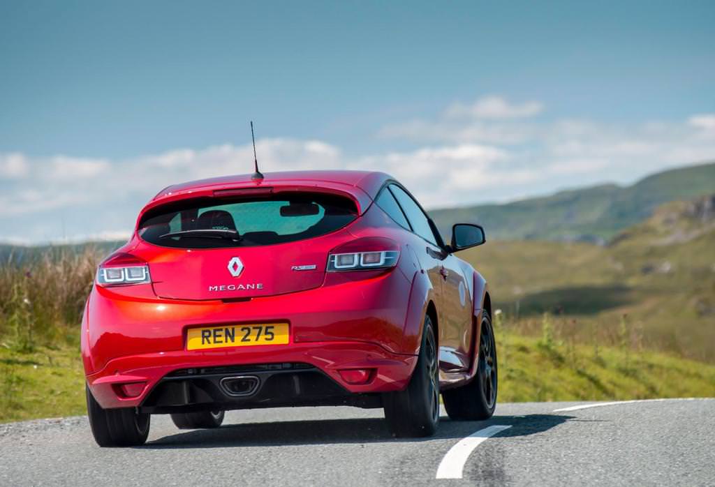 Megane RS 275 Cup S Zirveye Oynuyor