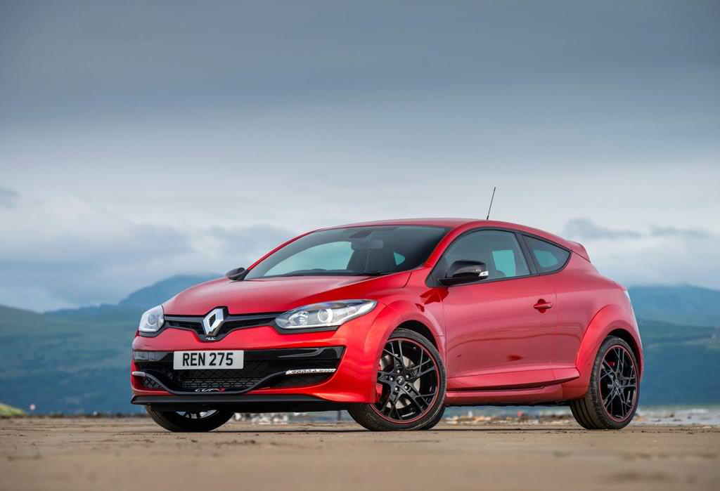 Megane RS 275 Cup S Zirveye Oynuyor
