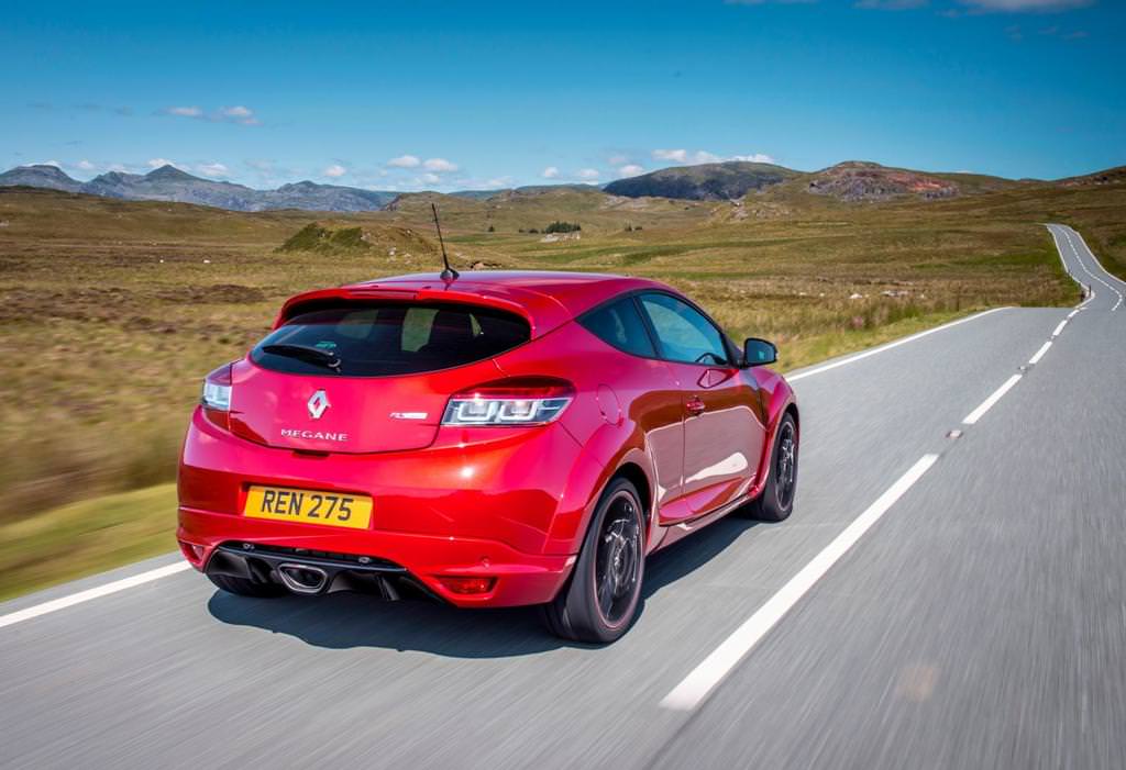 Megane RS 275 Cup S Zirveye Oynuyor