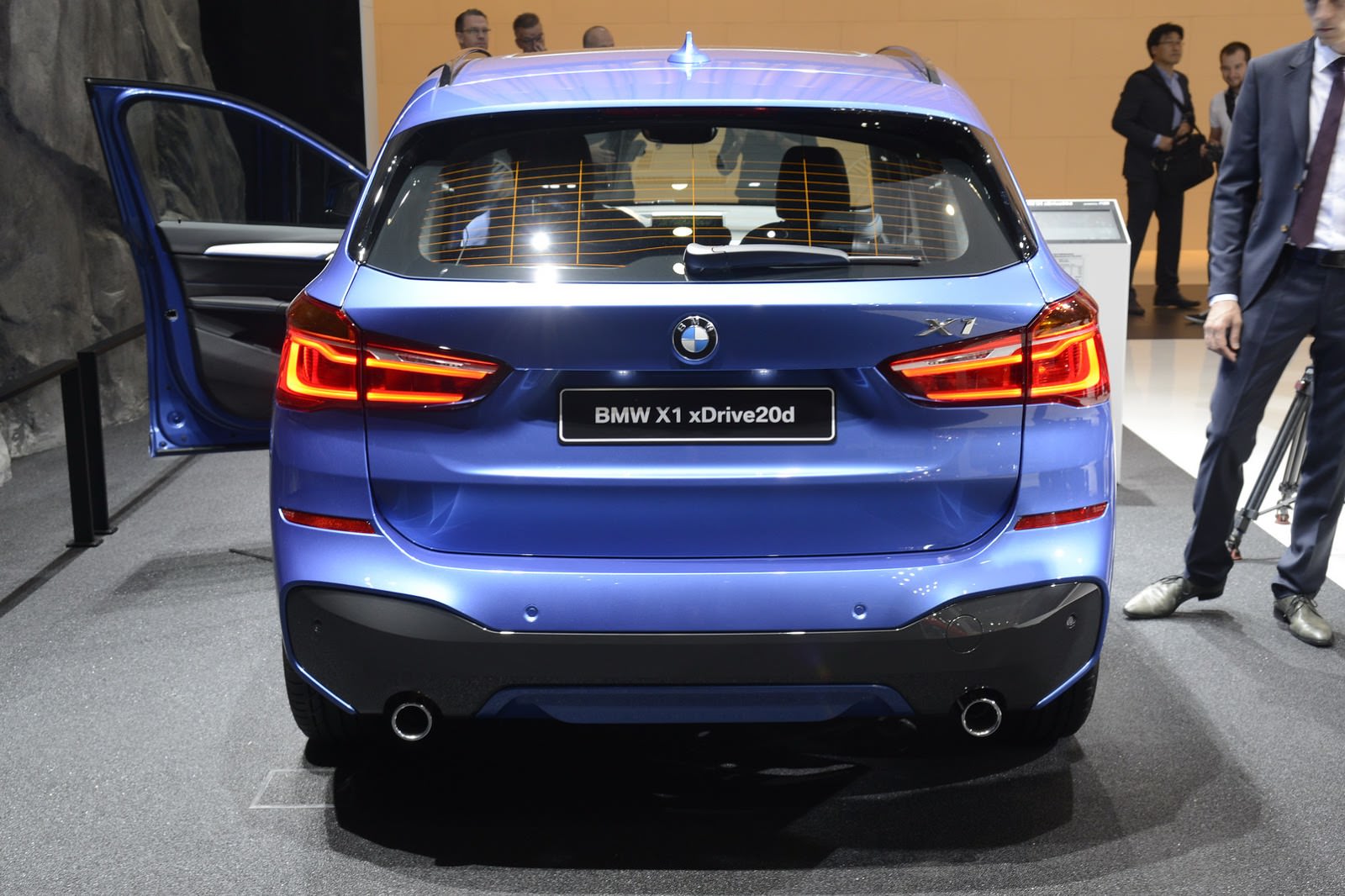 Yeni BMW X1 Fuarın Yıldızları Arasında