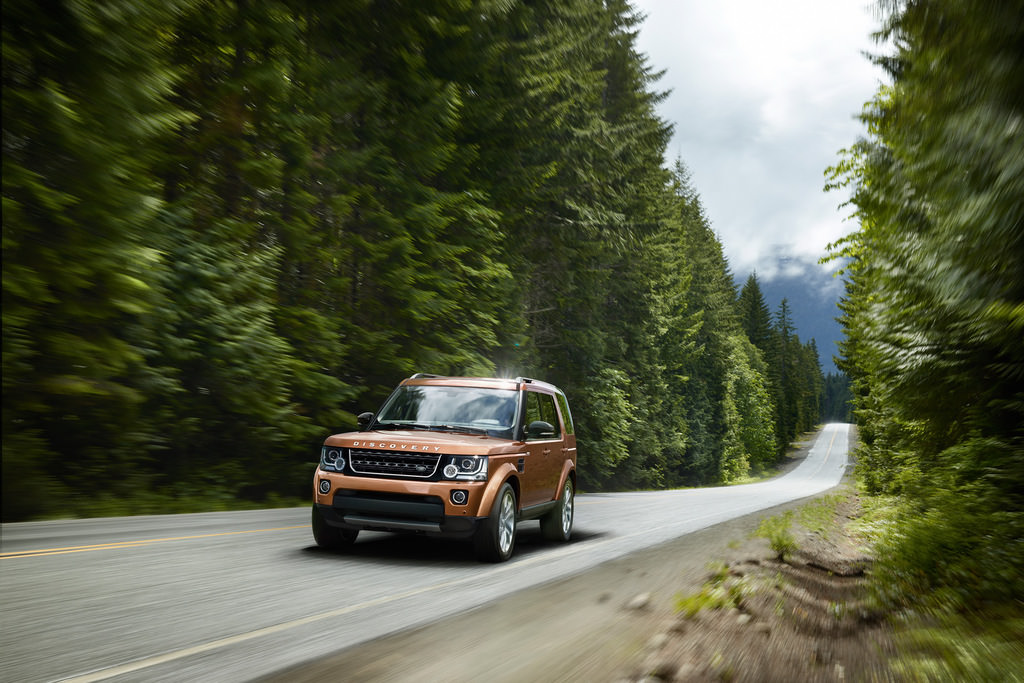 Land Rover'dan İki Özel Model
