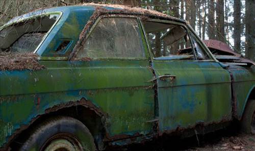 Ormandaki Otomobil Mezarlığının Sırrı