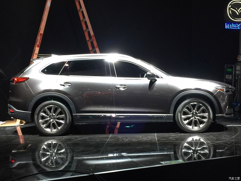 Mazda CX-9 Los Angeles’ta Parlıyor