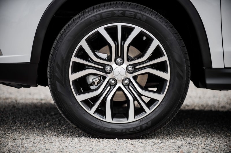 Mitsubishi  Outlander Sport Los Angeles’ta Sahne Aldı