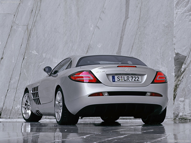 Yeni SLR 2018’de Tanıtılabilir
