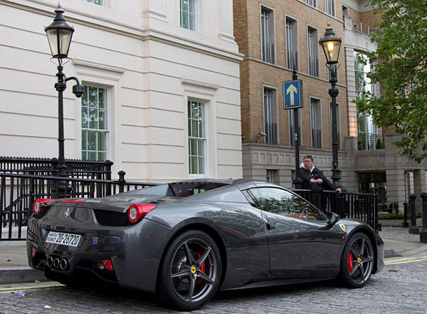 Arap Milyarderler Otomobillerini Özel Kargo Uçaklarıyla Getiriyor