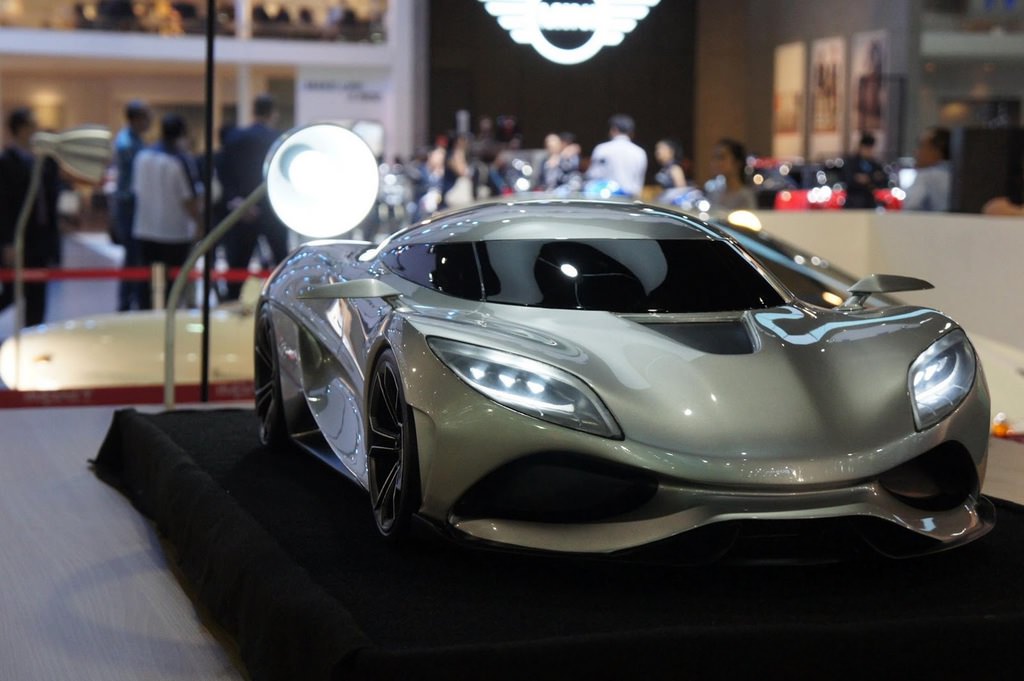 15 Yaşındaki Gencin Elinden Çıkan Koenigsegg